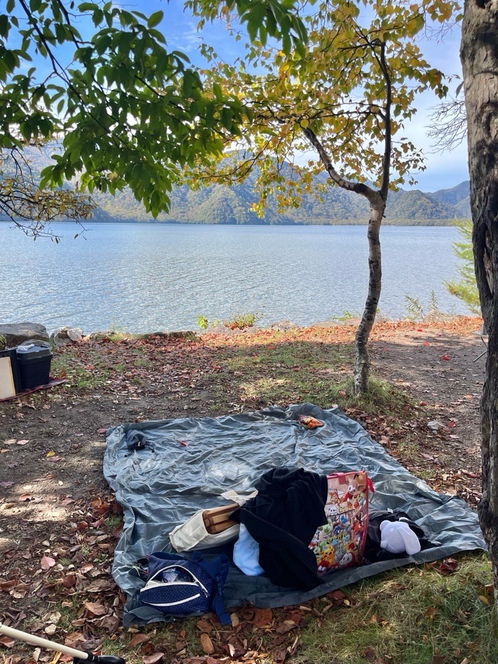 湖沿いのキャンプエリア