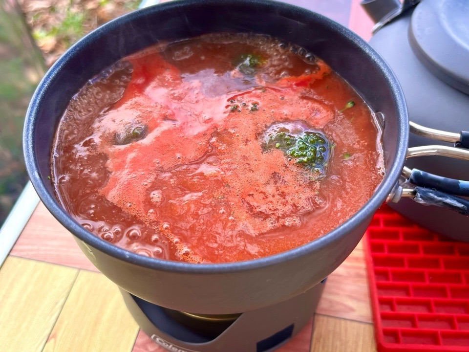 トマトジュースを沸騰させる
