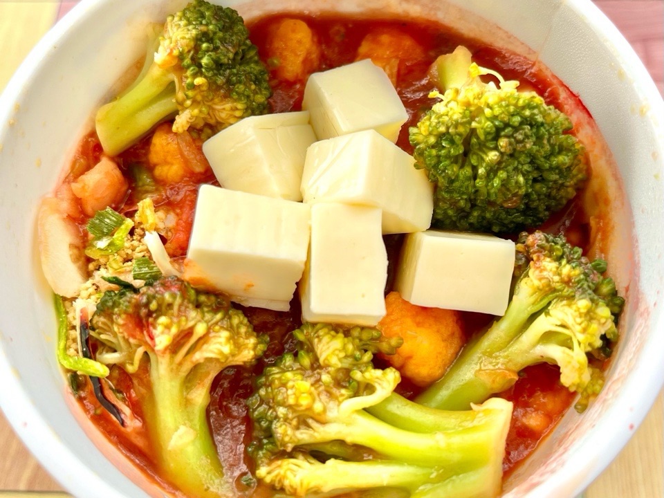 シーフードヌードルをトマトスープパスタ風に